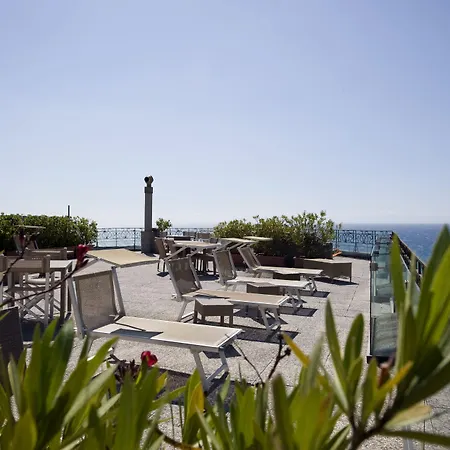 Promenade Maison De Charme Pensjonat 4*